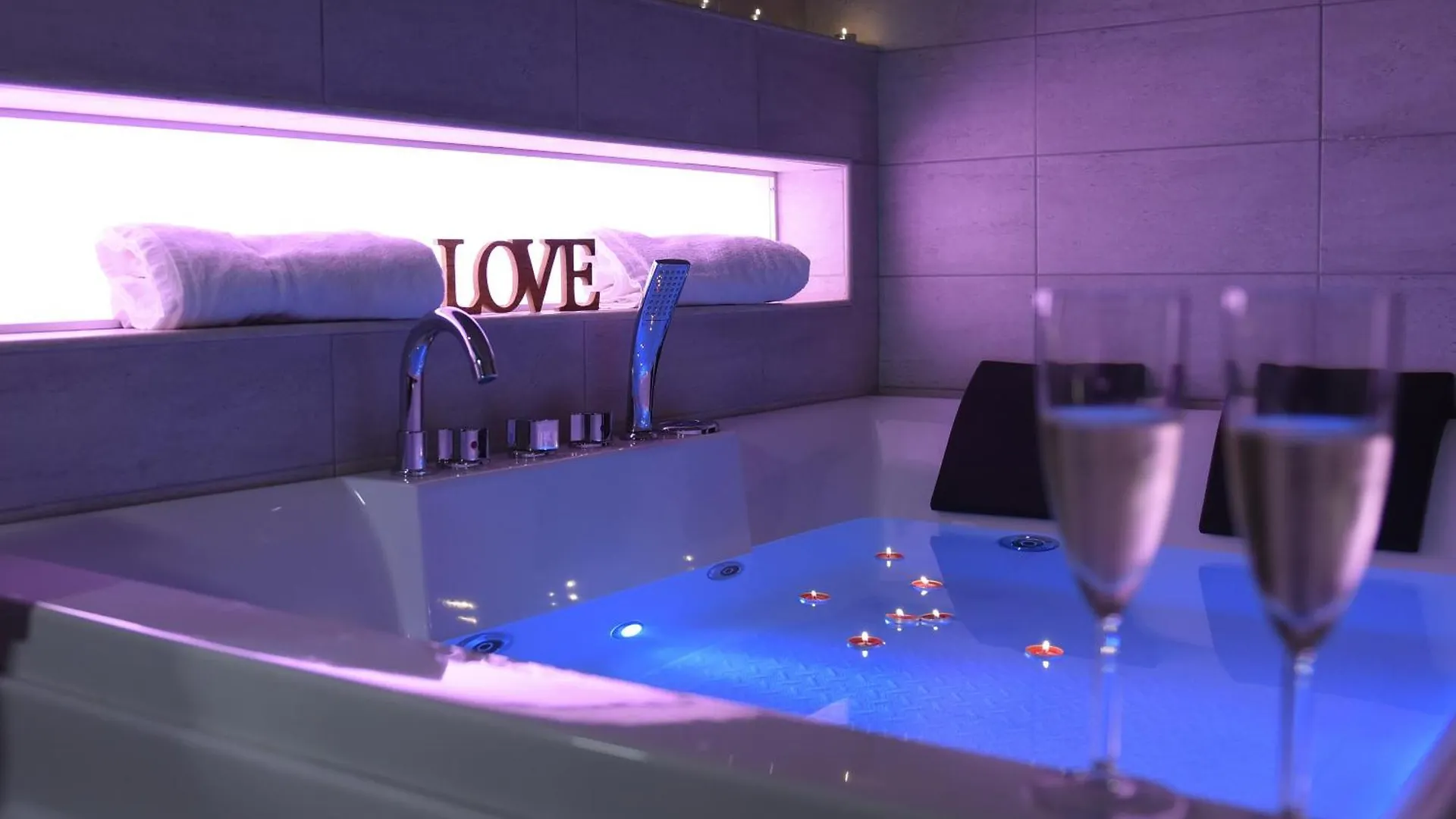 Apartment Nido Di Roma Suite, Jacuzzi King Size, Metro C