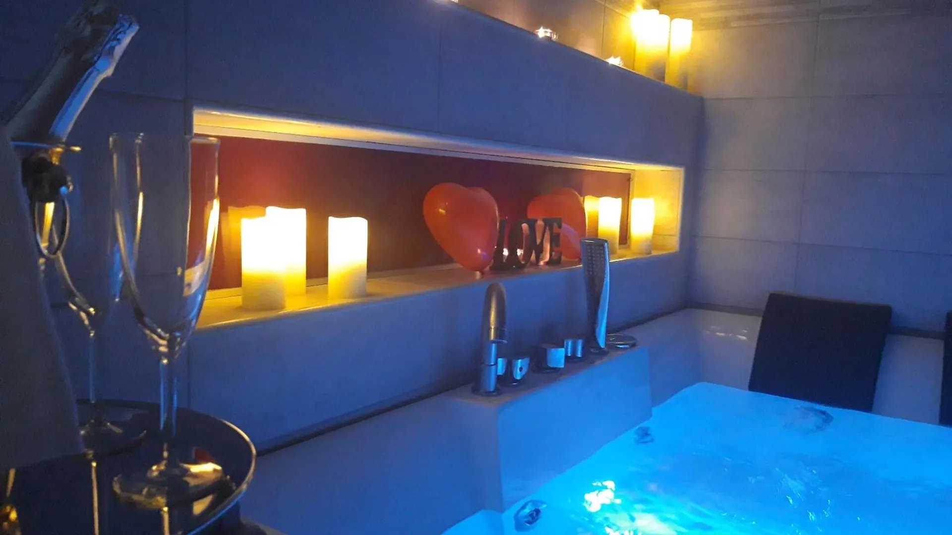 Apartment Nido Di Roma Suite, Jacuzzi King Size, Metro C Italy